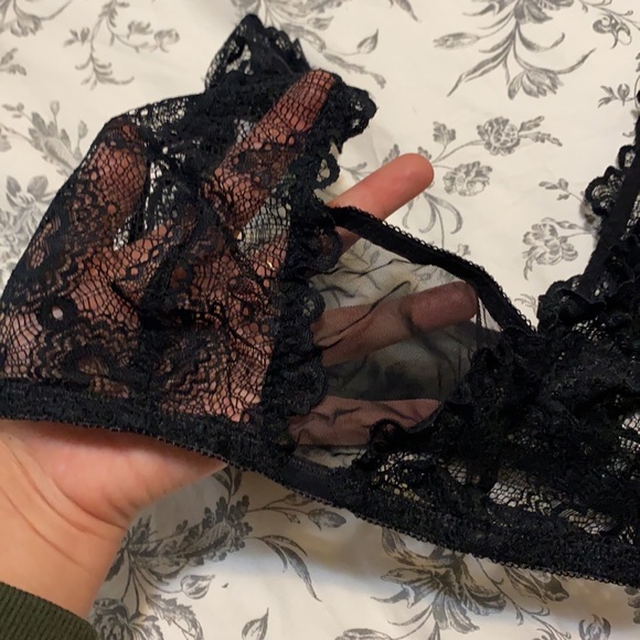 Urban Outfitters Delicate Lace Bralette - Picture 2 of 4